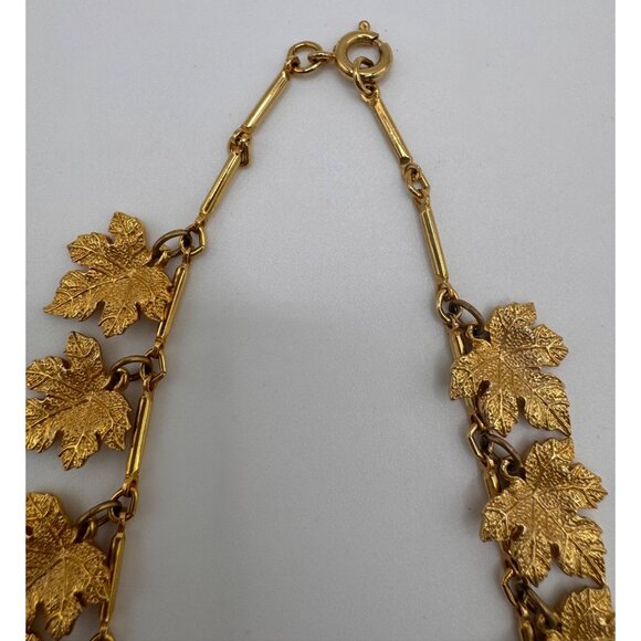 Vintage Gold Tone Maple Leaf Necklace Unsigned Mid Century Statement - Picture 3 of 11